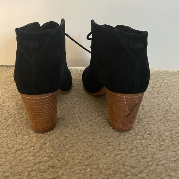 TOMS BLACK SUEDE LUNATA LACE UP BOOTIES - Picture 3 of 6